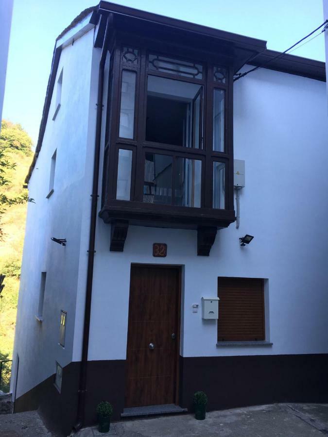Narcea Turismo Real Lejlighed Cangas De Narcea Eksteriør billede