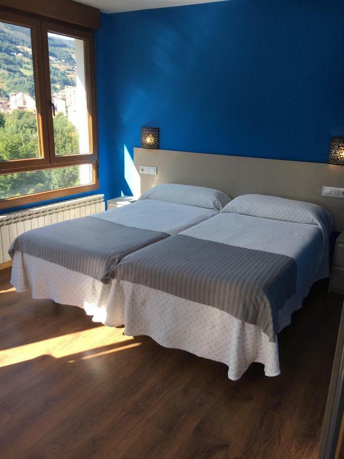 Narcea Turismo Real Lejlighed Cangas De Narcea Eksteriør billede